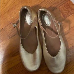 Clarks gold flats